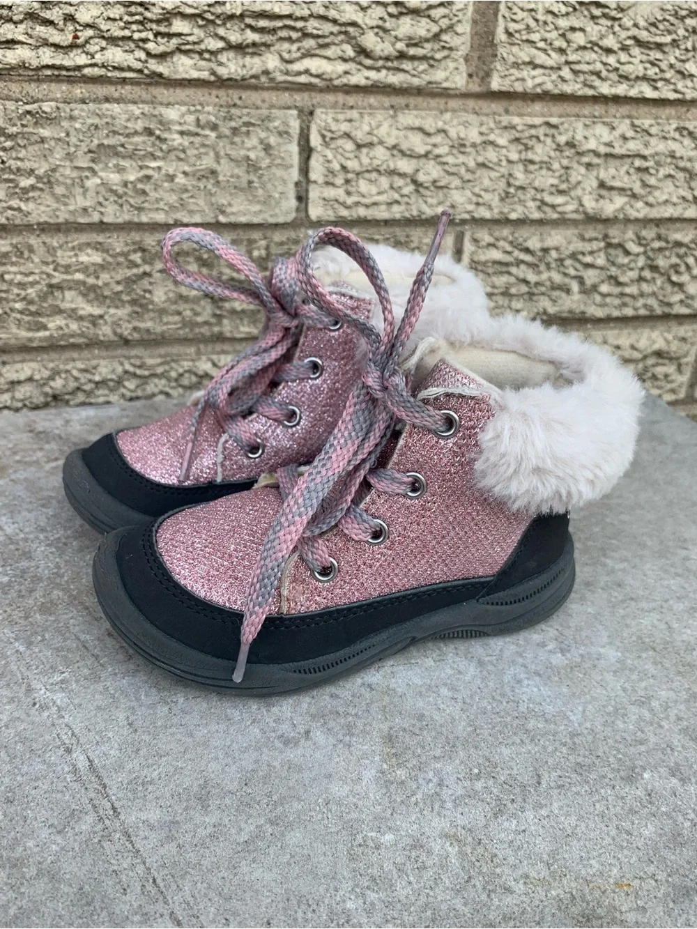 OshKosh BGosh Toddler Girls Ankle Winter Boots Size 8 Pink Black Faux Fur Trim